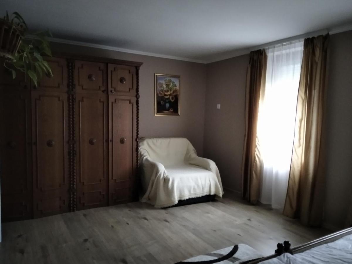 Moezsi Apartman Tolna Esterno foto
