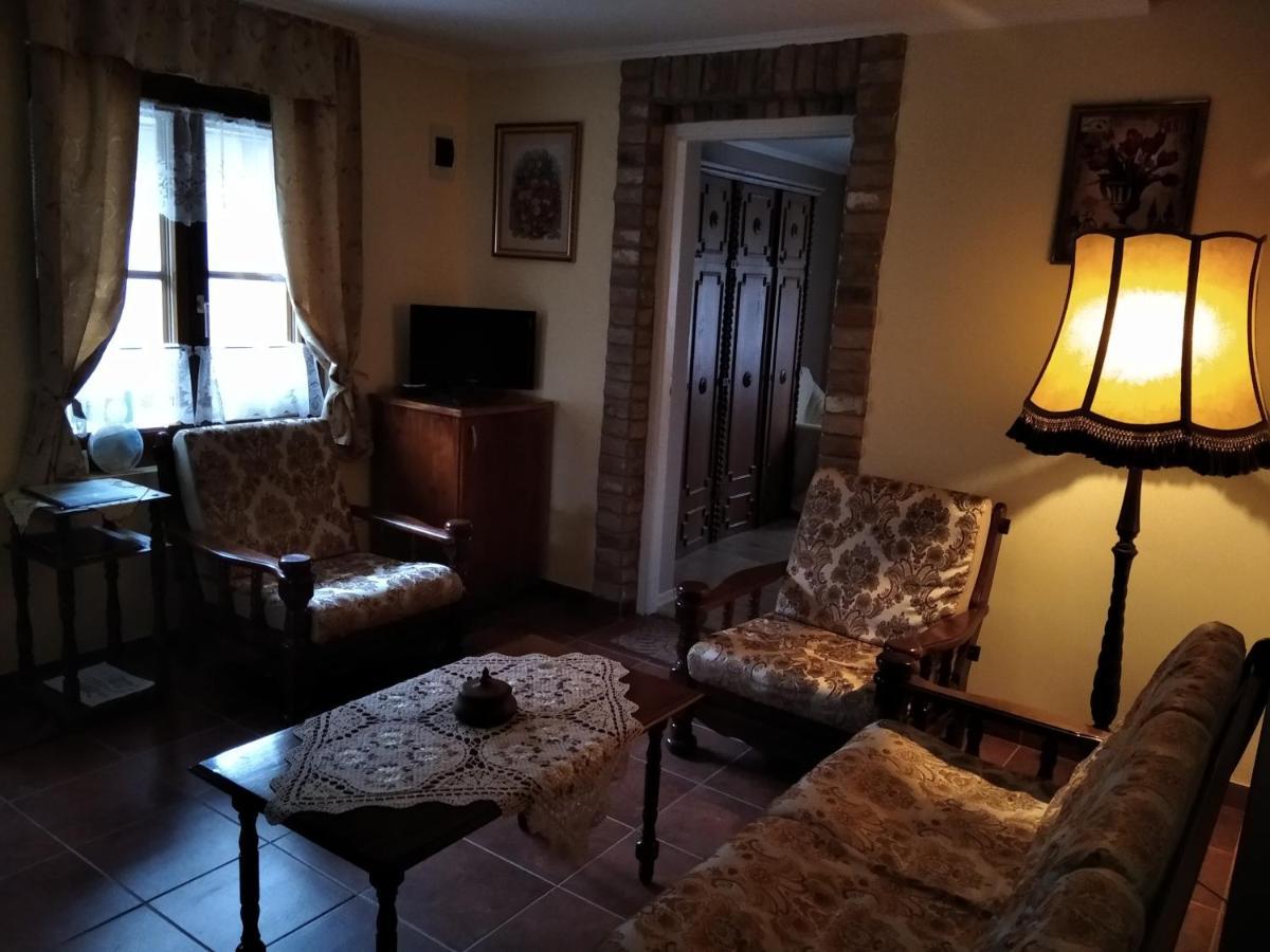 Moezsi Apartman Tolna Esterno foto