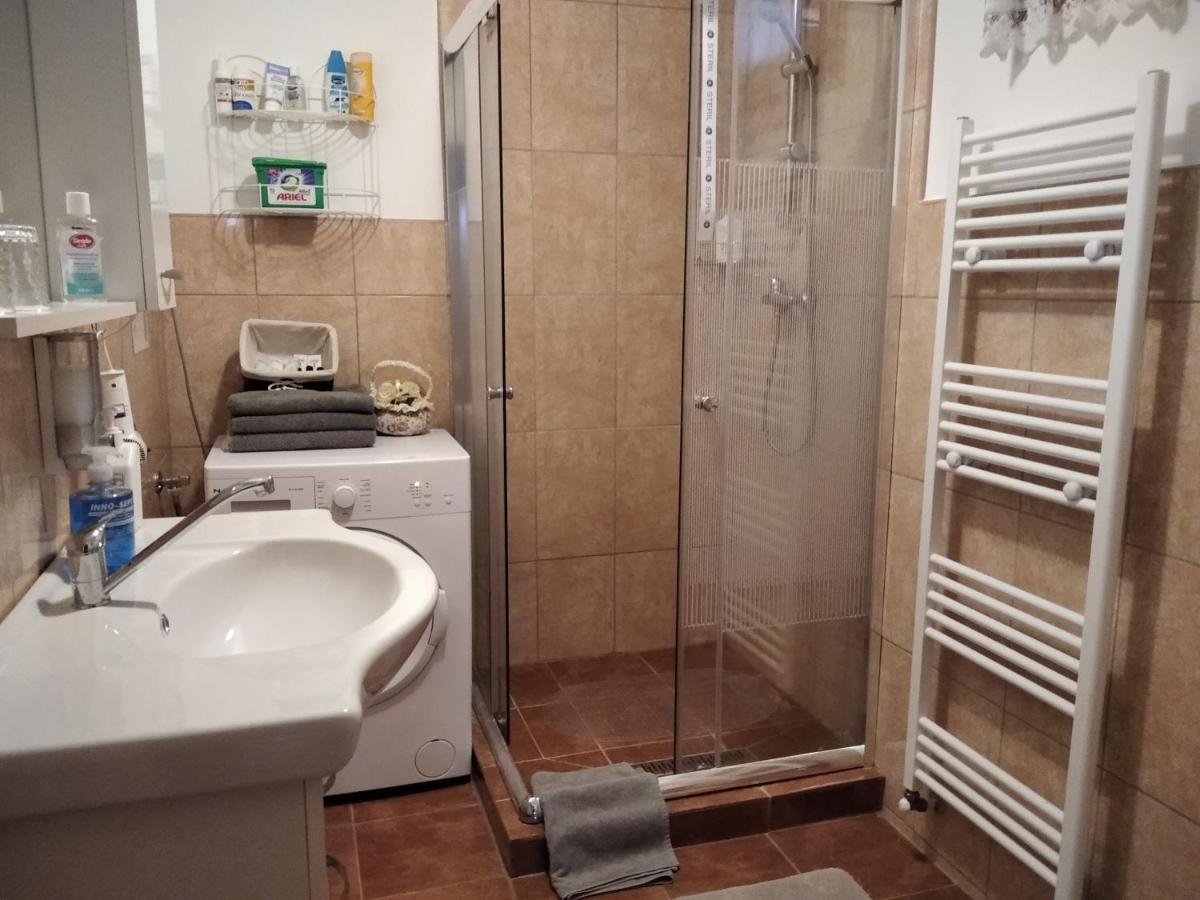 Moezsi Apartman Tolna Esterno foto