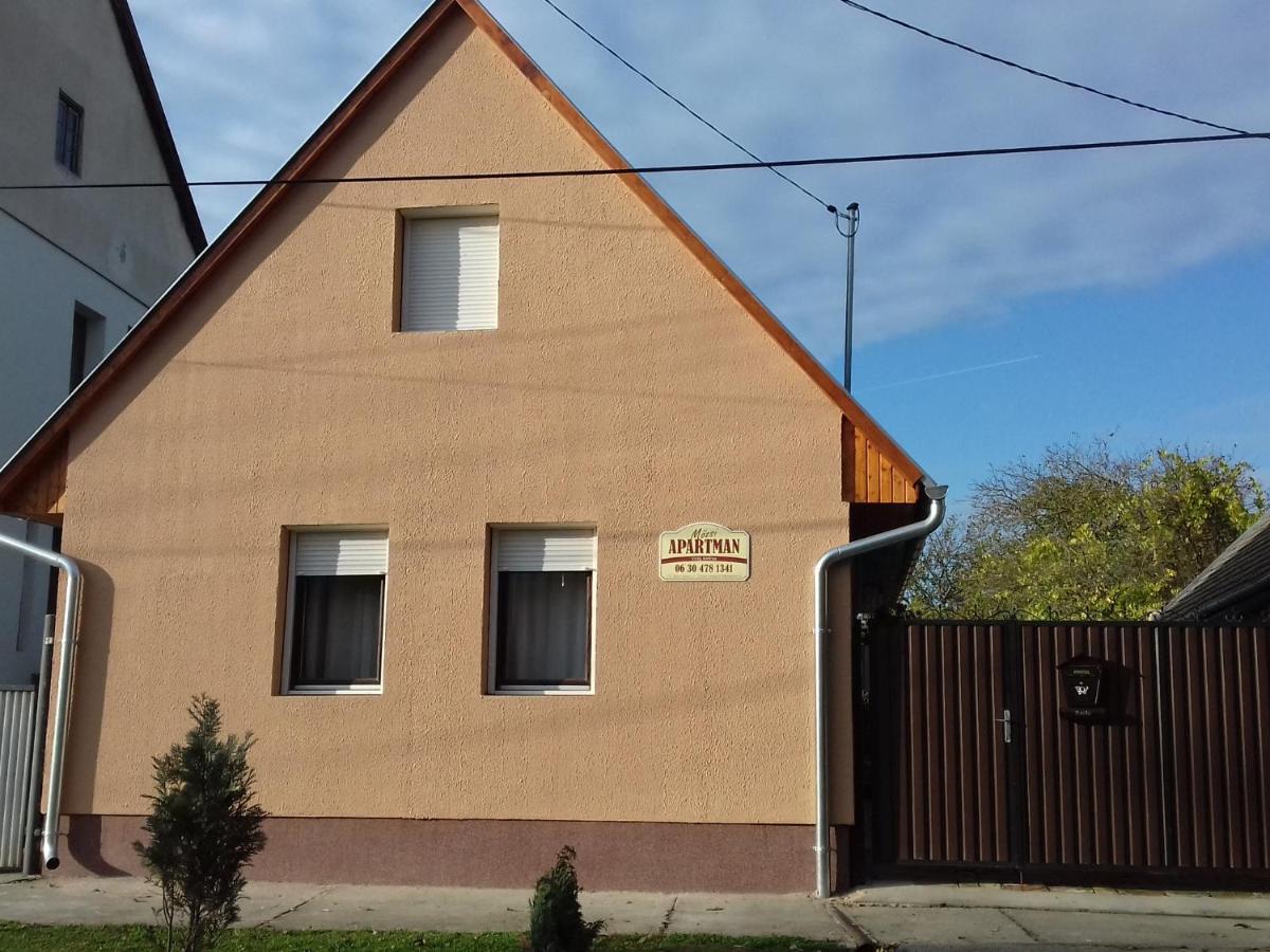 Moezsi Apartman Tolna Esterno foto