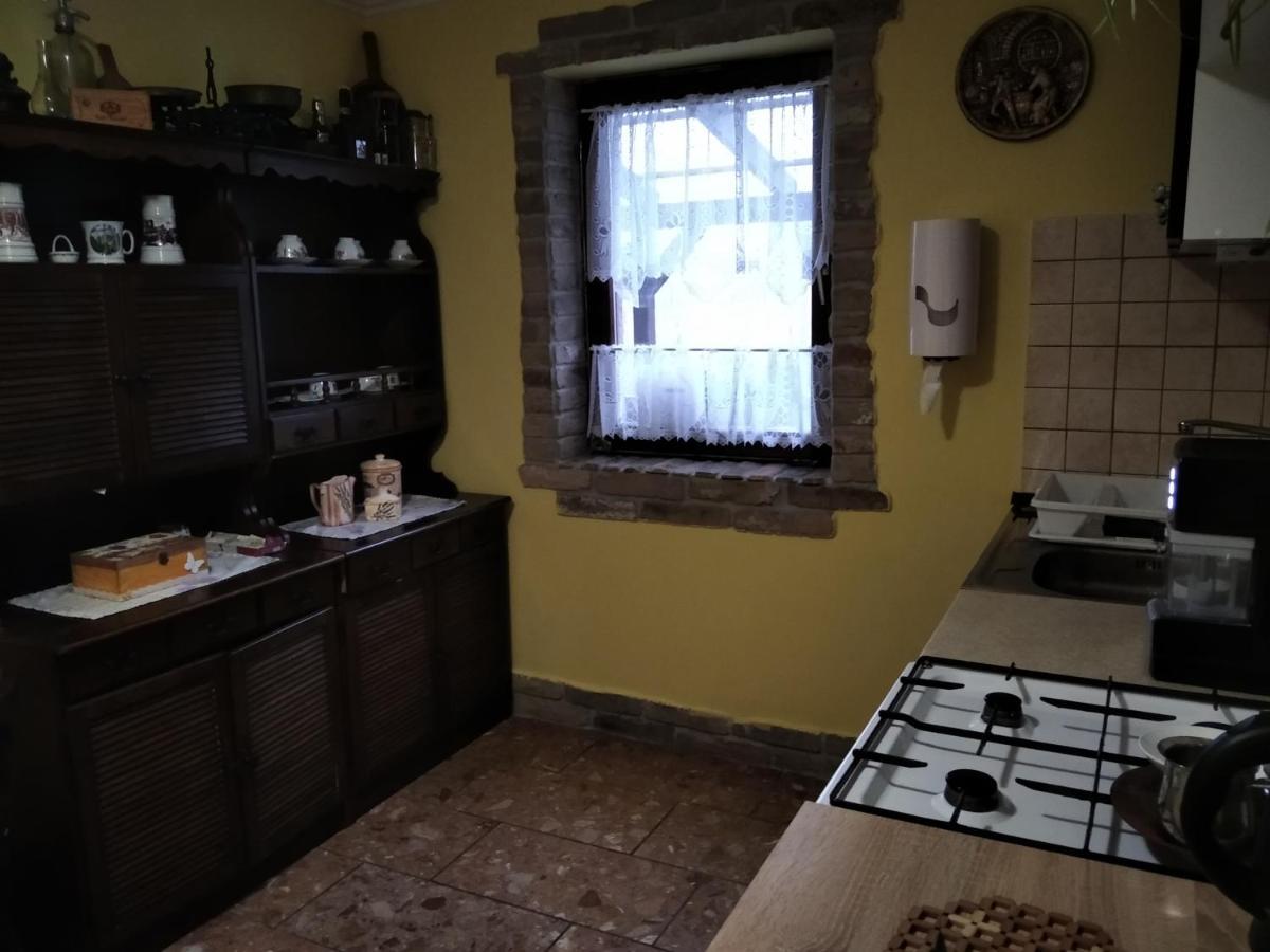 Moezsi Apartman Tolna Esterno foto