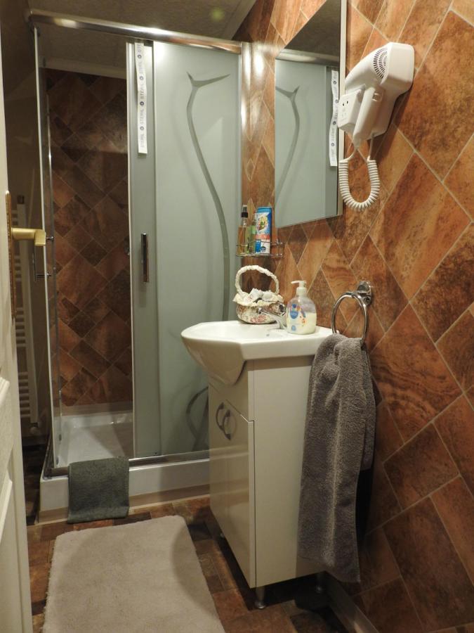 Moezsi Apartman Tolna Esterno foto