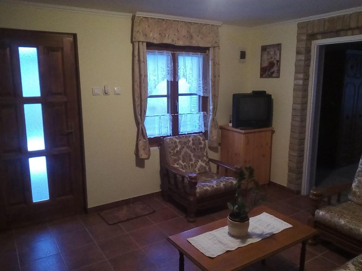 Moezsi Apartman Tolna Esterno foto