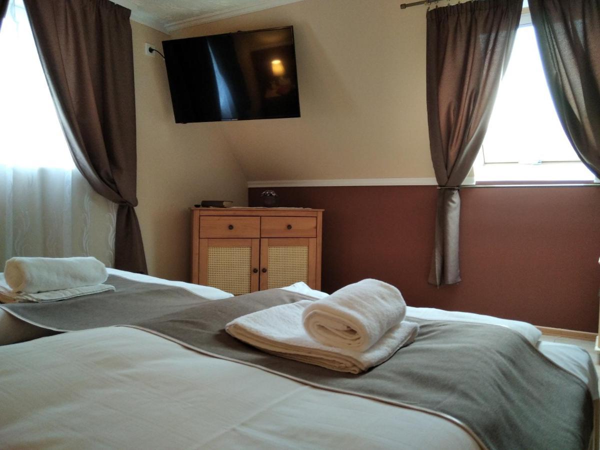 Moezsi Apartman Tolna Esterno foto