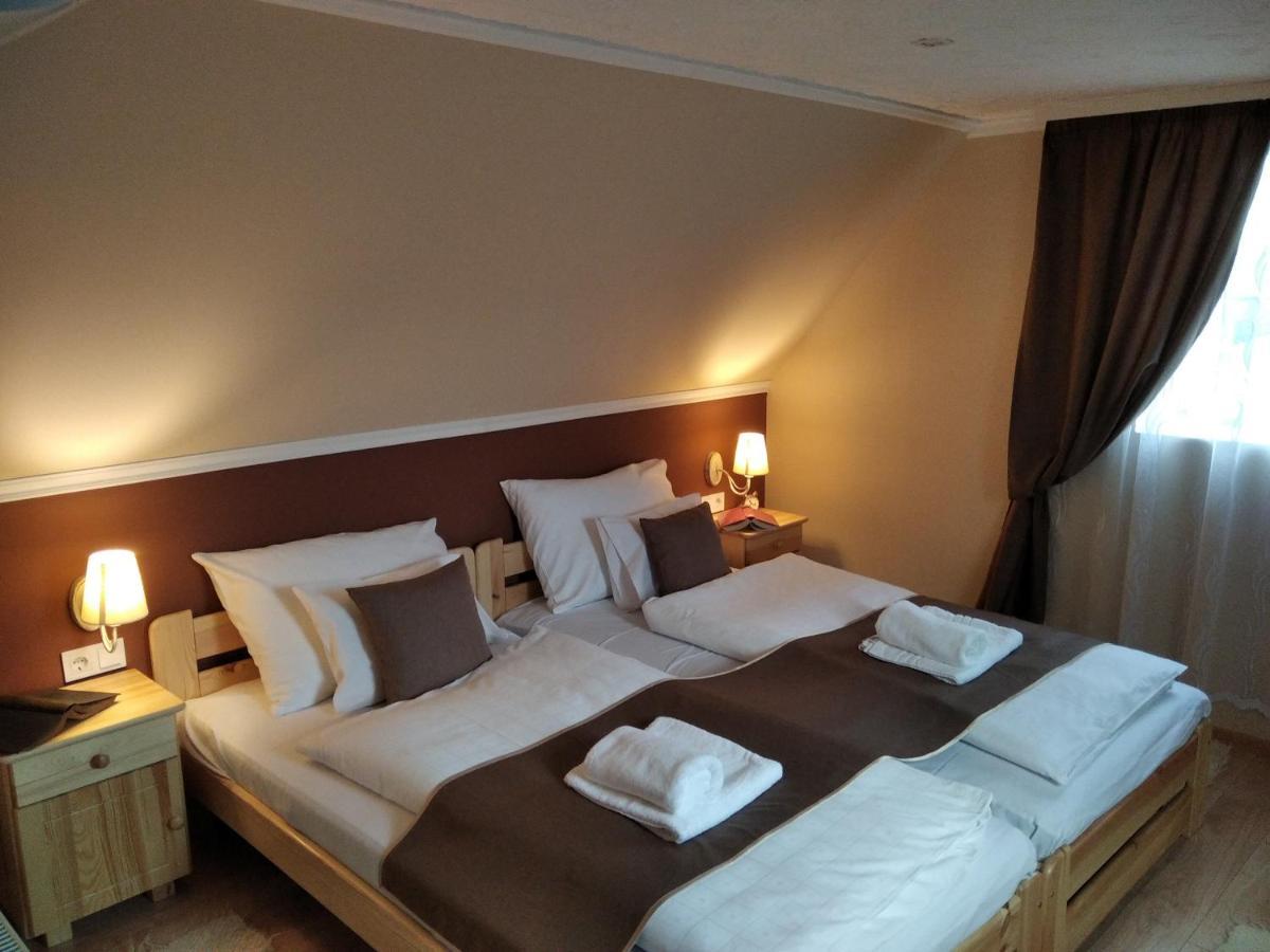 Moezsi Apartman Tolna Esterno foto