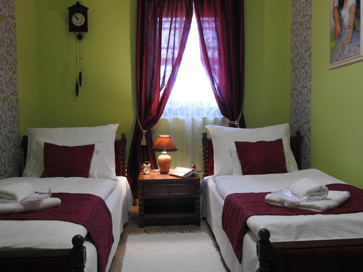 Moezsi Apartman Tolna Esterno foto
