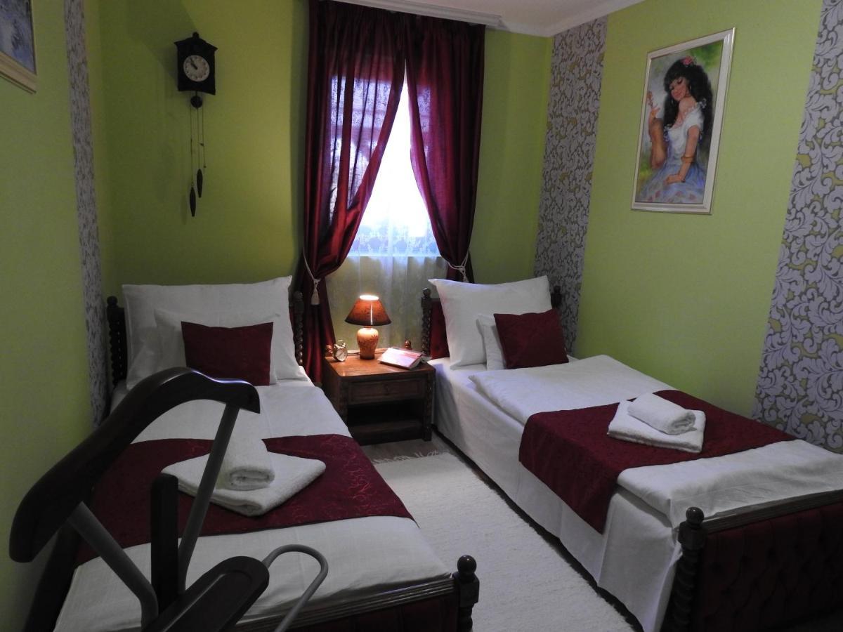 Moezsi Apartman Tolna Esterno foto