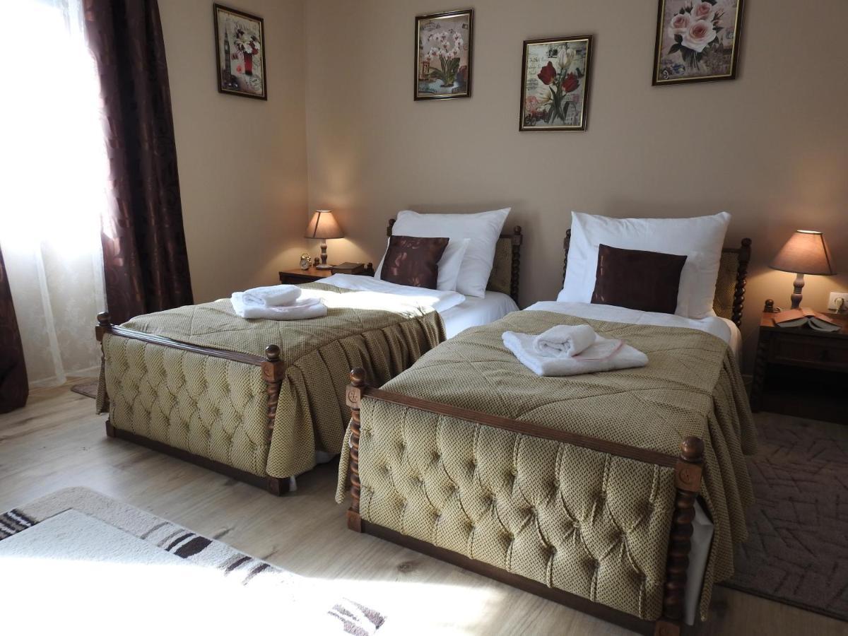 Moezsi Apartman Tolna Esterno foto